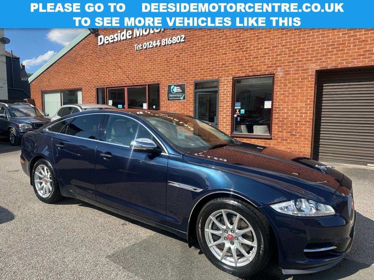 A 2010 JAGUAR XJ 3.0d V6 Portfolio Saloon 4dr Diesel Auto Euro 5 (275 ps) Rear view camera p A 2010 JAGUAR XJ 3.0d V6 Portfolio Saloon 4dr Diesel Auto Euro 5 (275 ps) Rear view camera p