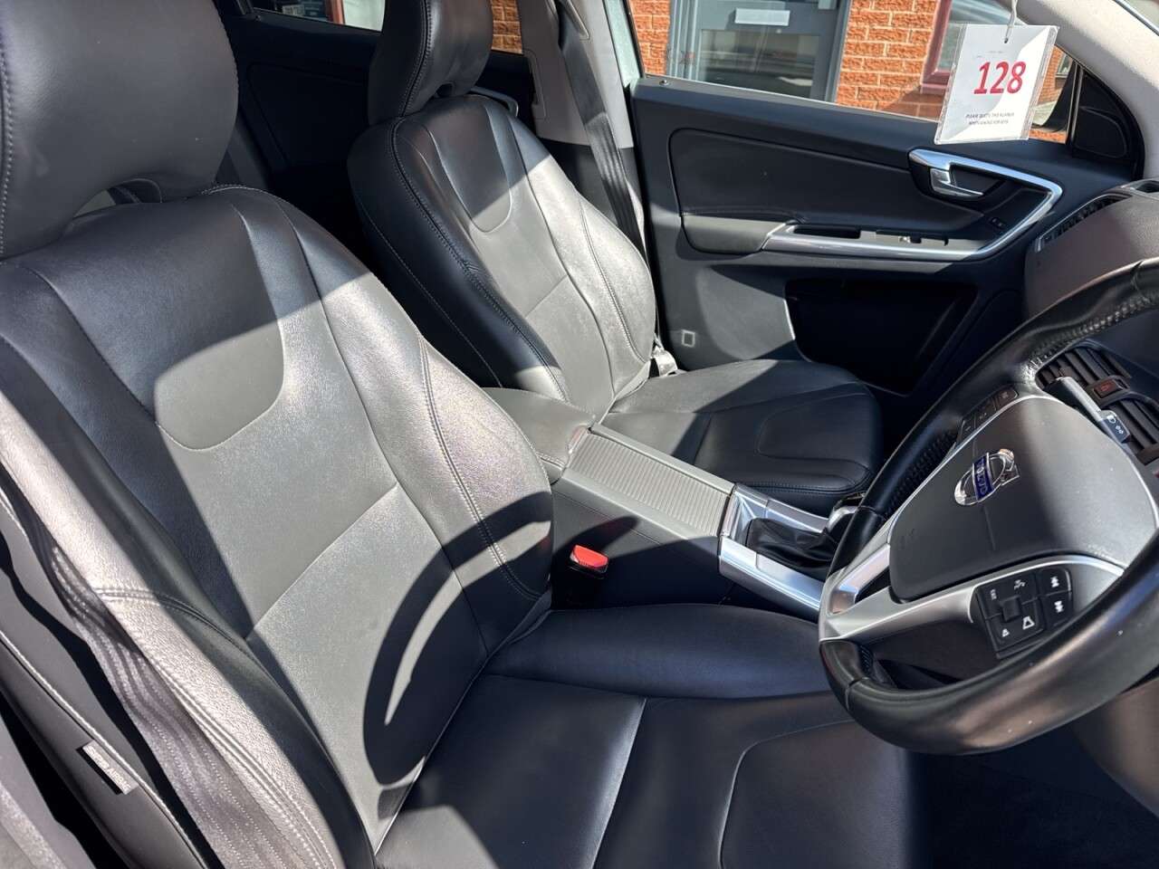 2017 VOLVO XC60 2017 VOLVO XC60
