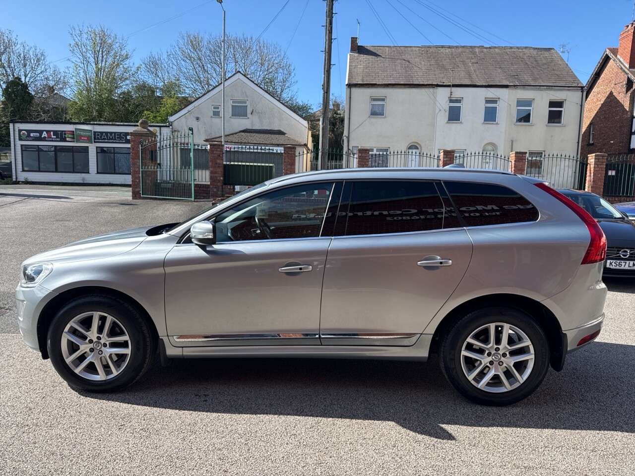 2017 VOLVO XC60 2017 VOLVO XC60