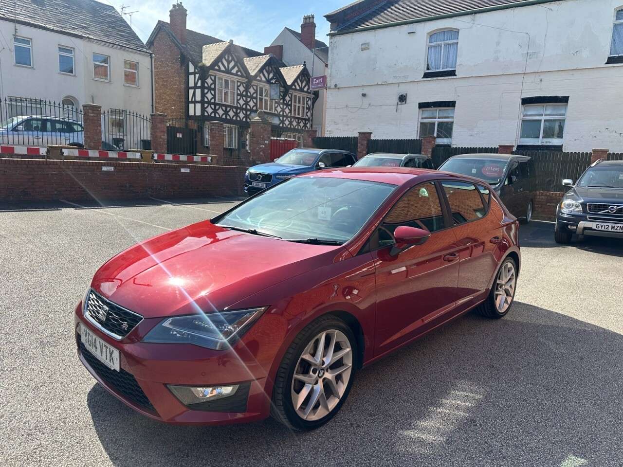 A 2014 SEAT LEON 2.0 TDI CR FR Hatchback 5dr Diesel Manual Euro 5 (s/s) (184 ps) Front and r A 2014 SEAT LEON 2.0 TDI CR FR Hatchback 5dr Diesel Manual Euro 5 (s/s) (184 ps) Front and r