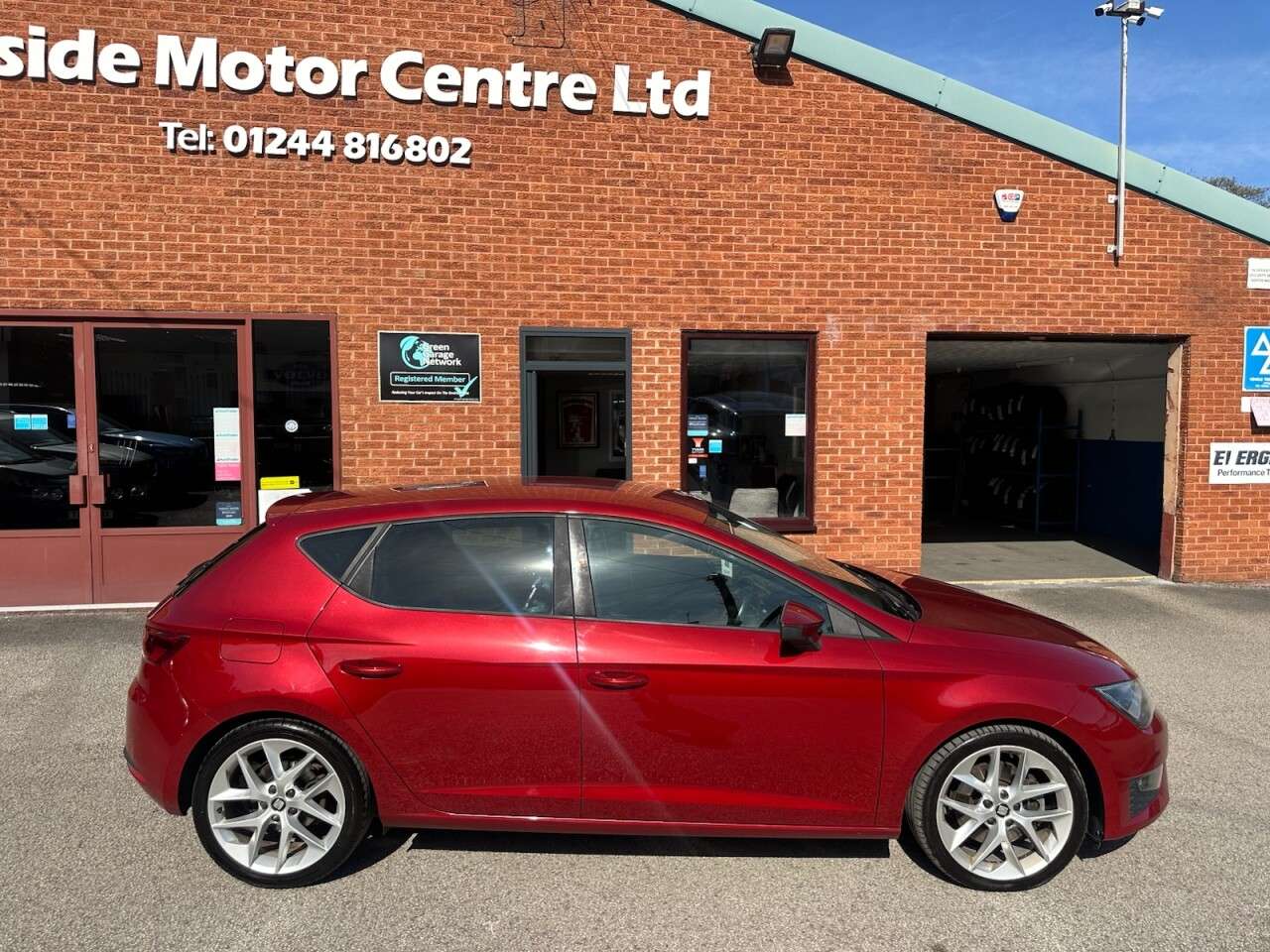 A 2014 SEAT LEON 2.0 TDI CR FR Hatchback 5dr Diesel Manual Euro 5 (s/s) (184 ps) Front and r A 2014 SEAT LEON 2.0 TDI CR FR Hatchback 5dr Diesel Manual Euro 5 (s/s) (184 ps) Front and r