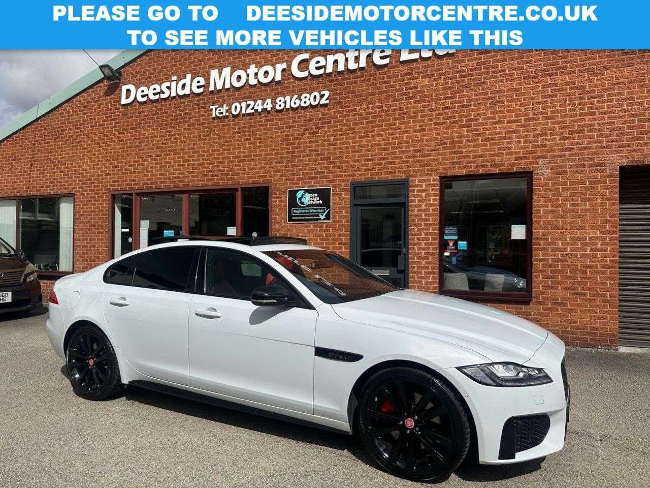 A 2016 JAGUAR XF 3.0 V6 S Saloon 4dr Petrol Auto Euro 6 (s/s) (380 ps) Rear view camera plus A 2016 JAGUAR XF 3.0 V6 S Saloon 4dr Petrol Auto Euro 6 (s/s) (380 ps) Rear view camera plus