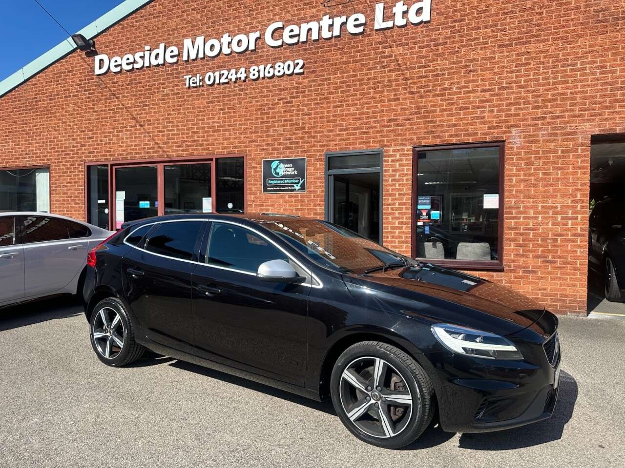 2017 VOLVO V40 2017 VOLVO V40
