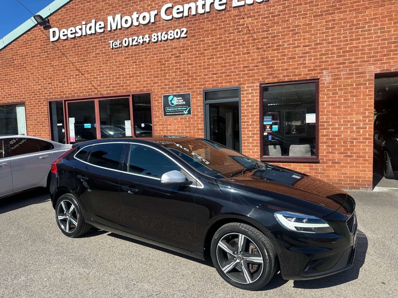 2017 VOLVO V40 2017 VOLVO V40
