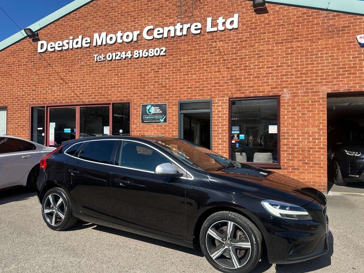 2017 VOLVO V40 2017 VOLVO V40