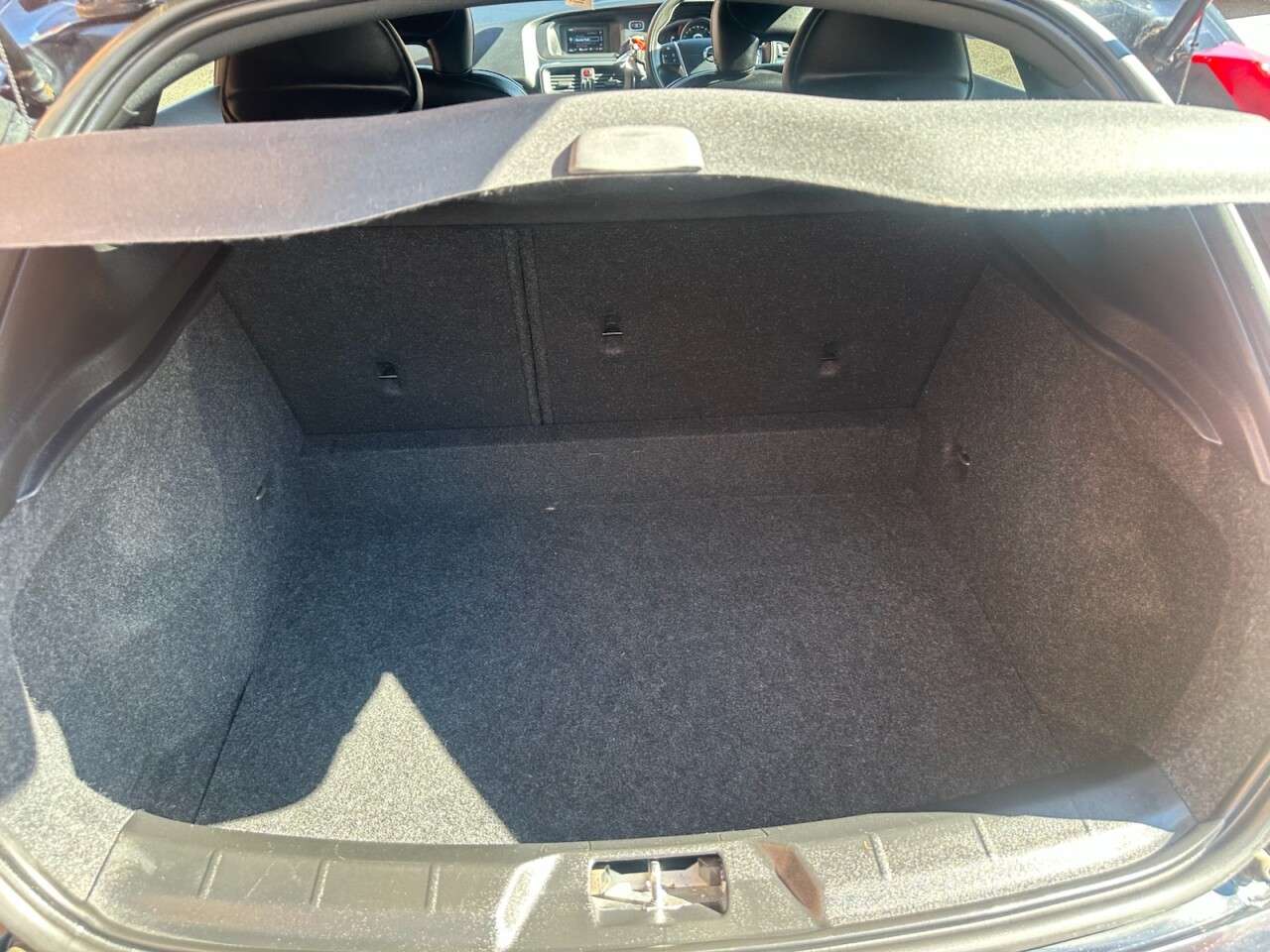 2017 VOLVO V40 2017 VOLVO V40