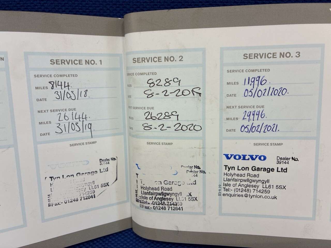 2017 VOLVO V40 2017 VOLVO V40