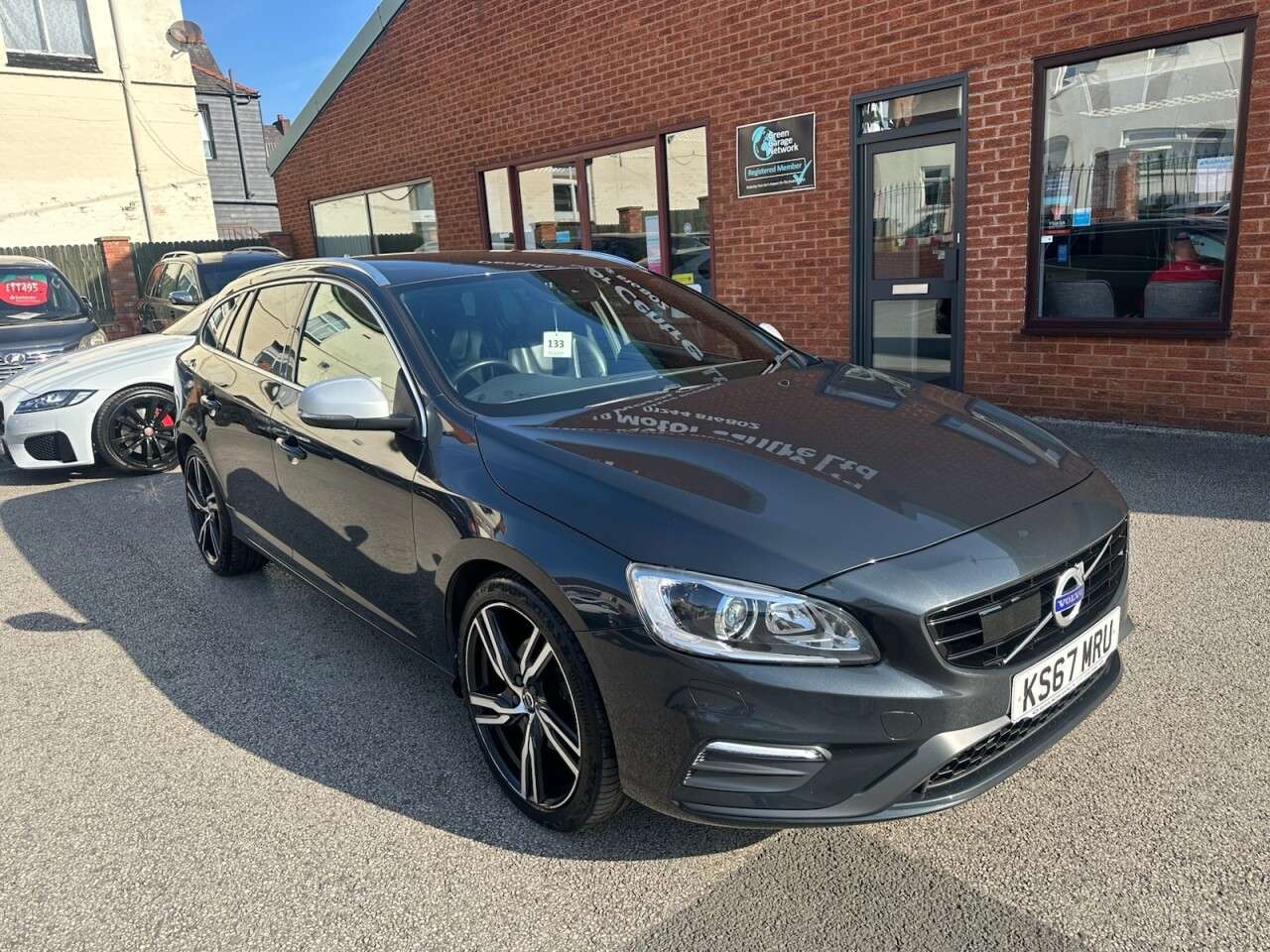2017 VOLVO V60 2017 VOLVO V60