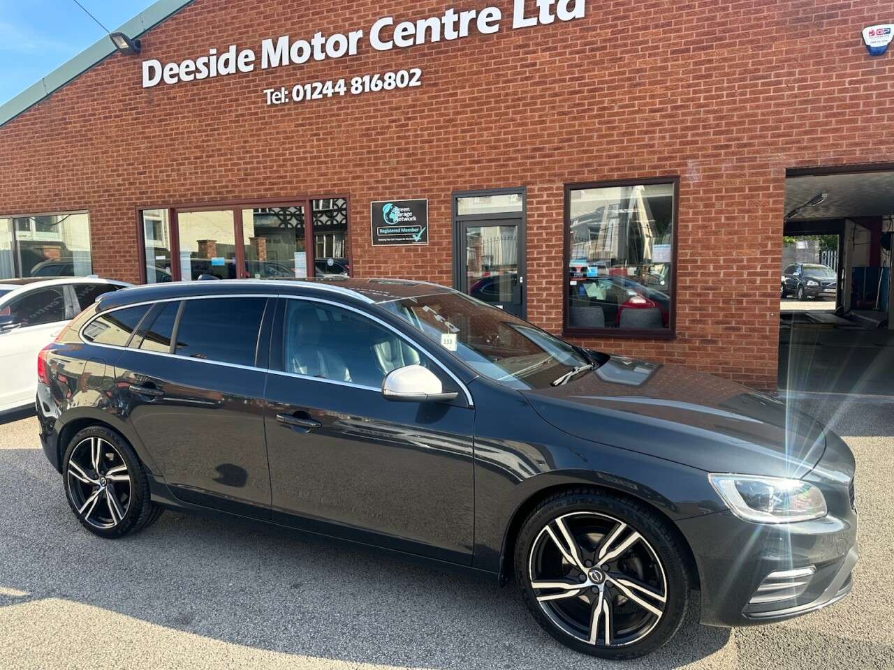 2017 VOLVO V60 2017 VOLVO V60