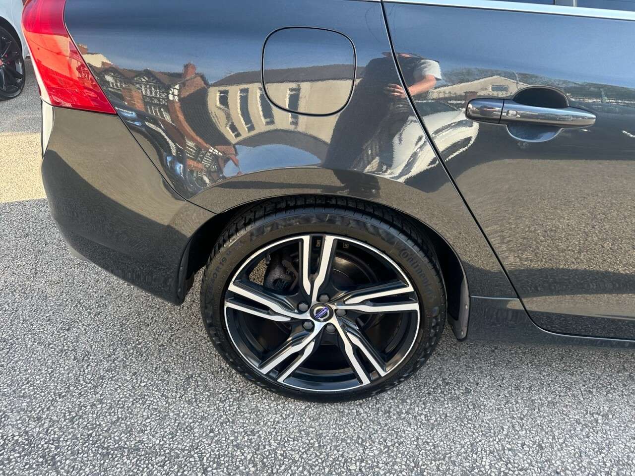 2017 VOLVO V60 2017 VOLVO V60