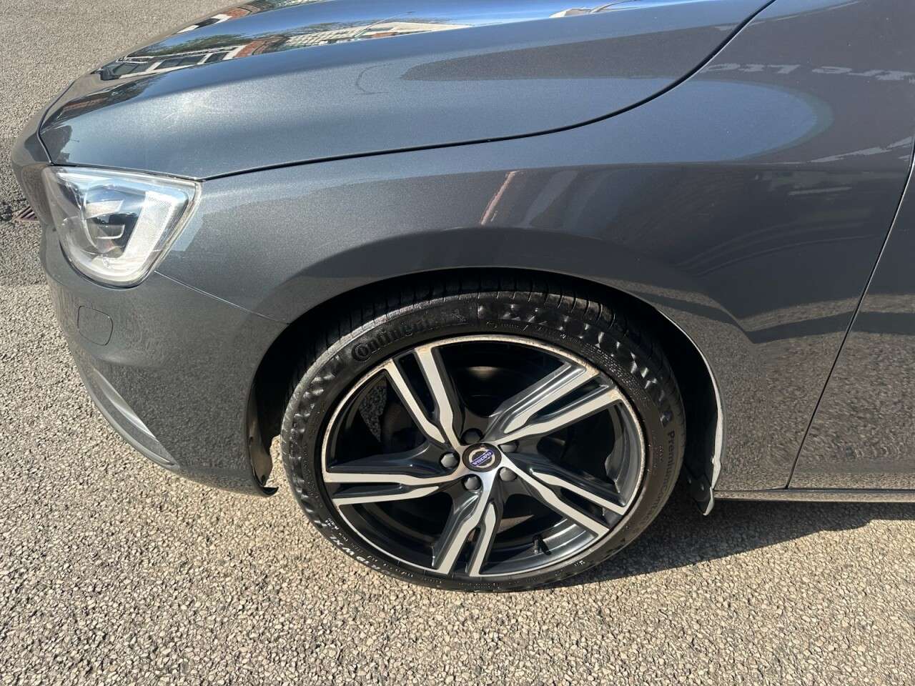 2017 VOLVO V60 2017 VOLVO V60