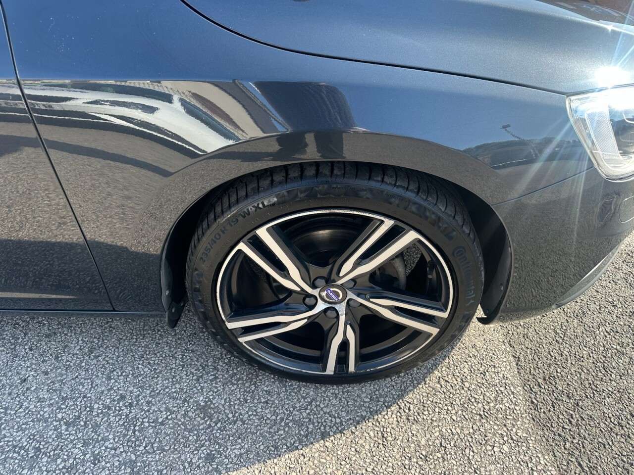 2017 VOLVO V60 2017 VOLVO V60