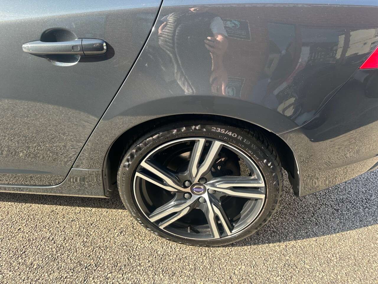 2017 VOLVO V60 2017 VOLVO V60
