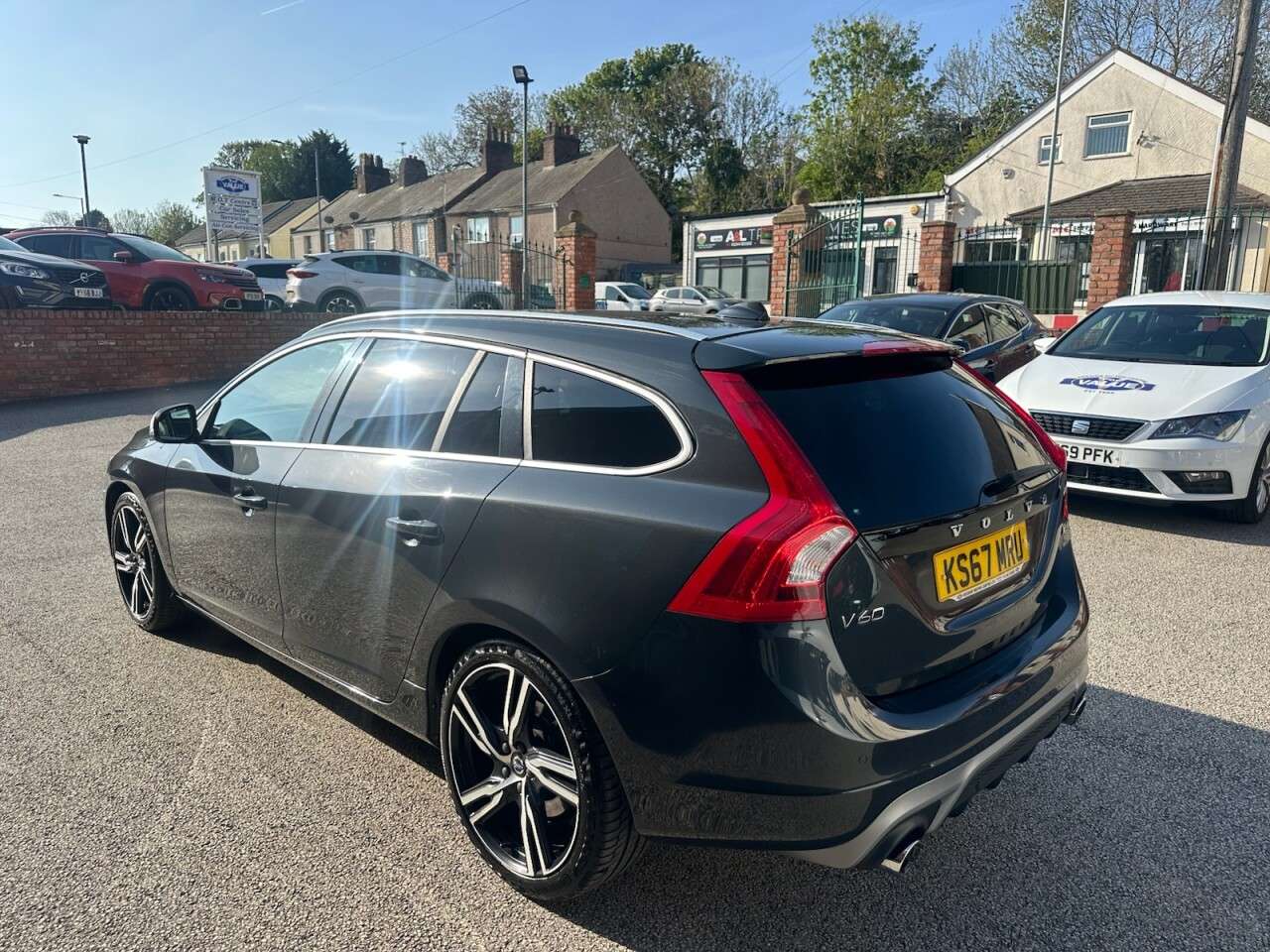 2017 VOLVO V60 2017 VOLVO V60