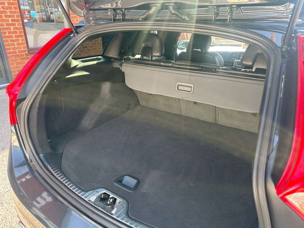 2017 VOLVO V60 2017 VOLVO V60