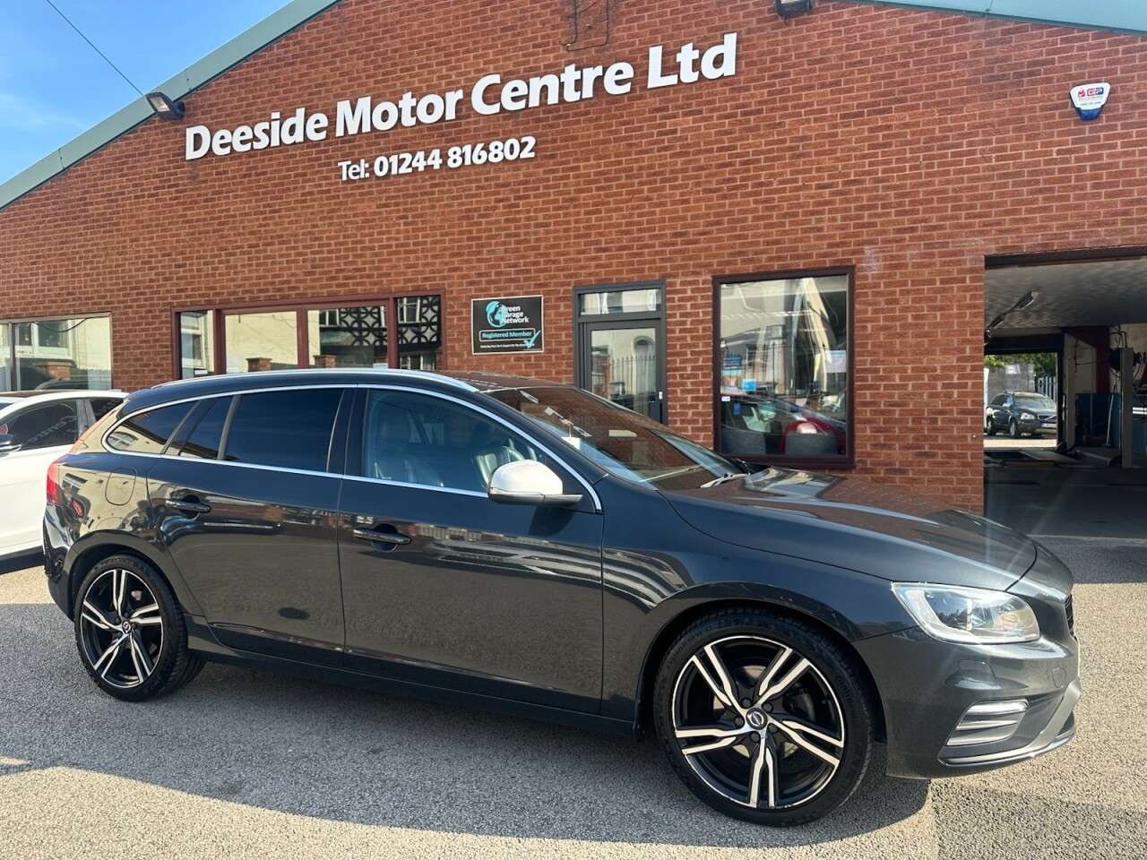 2017 VOLVO V60 2017 VOLVO V60
