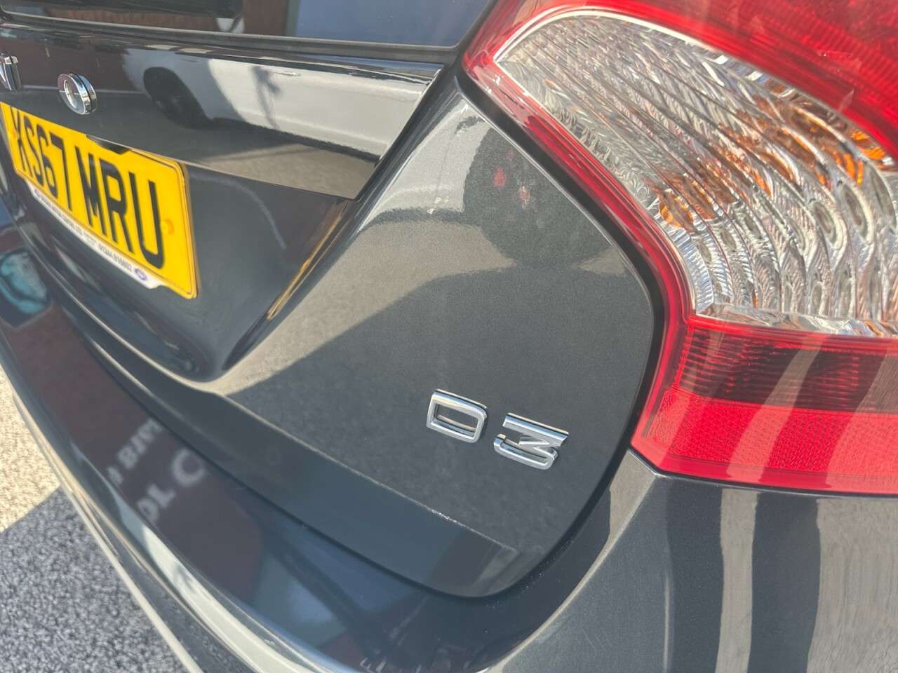 2017 VOLVO V60 2017 VOLVO V60