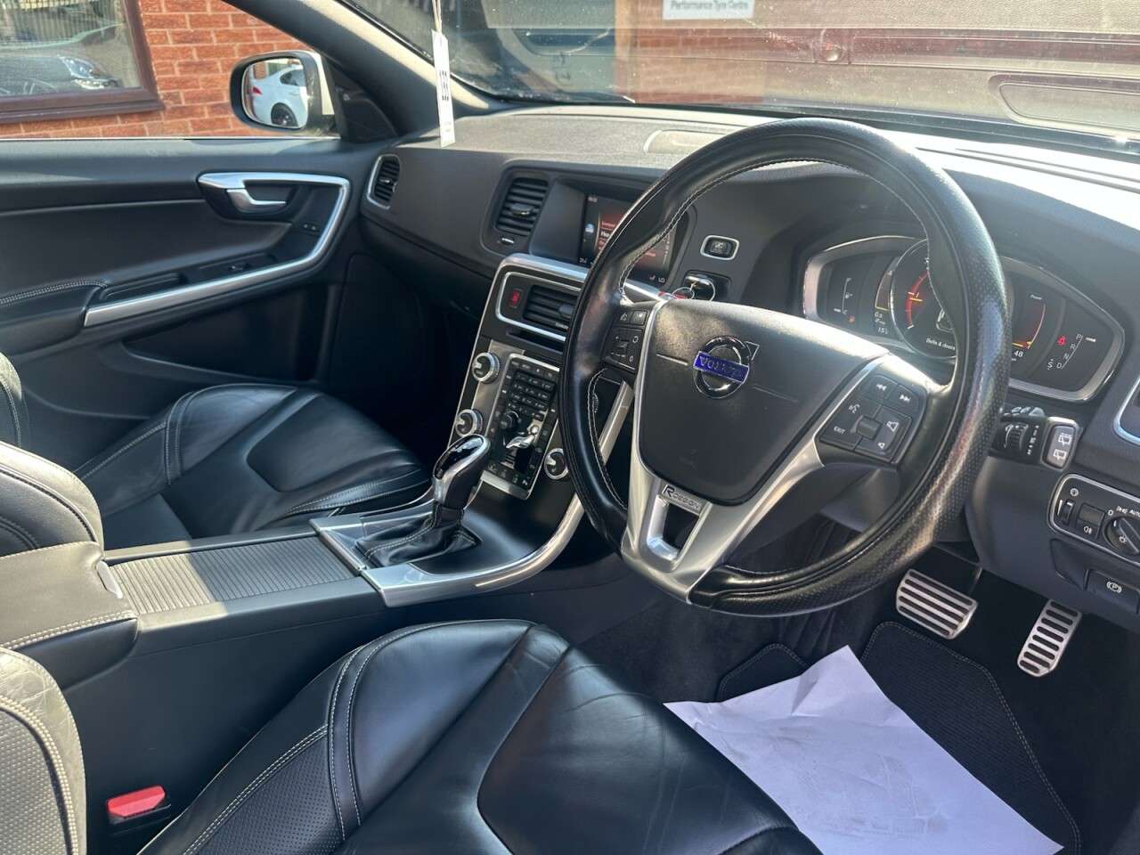 2017 VOLVO V60 2017 VOLVO V60