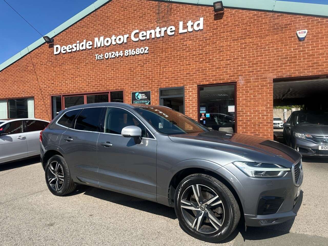 A 2018 VOLVO XC60 2.0 D5 PowerPulse R-Design SUV 5dr Diesel Auto AWD Euro 6 (s/s) (235 ps) Re A 2018 VOLVO XC60 2.0 D5 PowerPulse R-Design SUV 5dr Diesel Auto AWD Euro 6 (s/s) (235 ps) Re