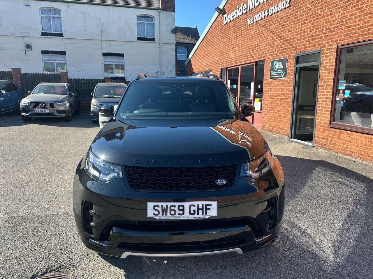 A 2019 LAND ROVER DISCOVERY 3.0 SD V6 Landmark Edition SUV 5dr Diesel Auto 4WD Euro 6 (s/s) (306 ps) Re A 2019 LAND ROVER DISCOVERY 3.0 SD V6 Landmark Edition SUV 5dr Diesel Auto 4WD Euro 6 (s/s) (306 ps) Re
