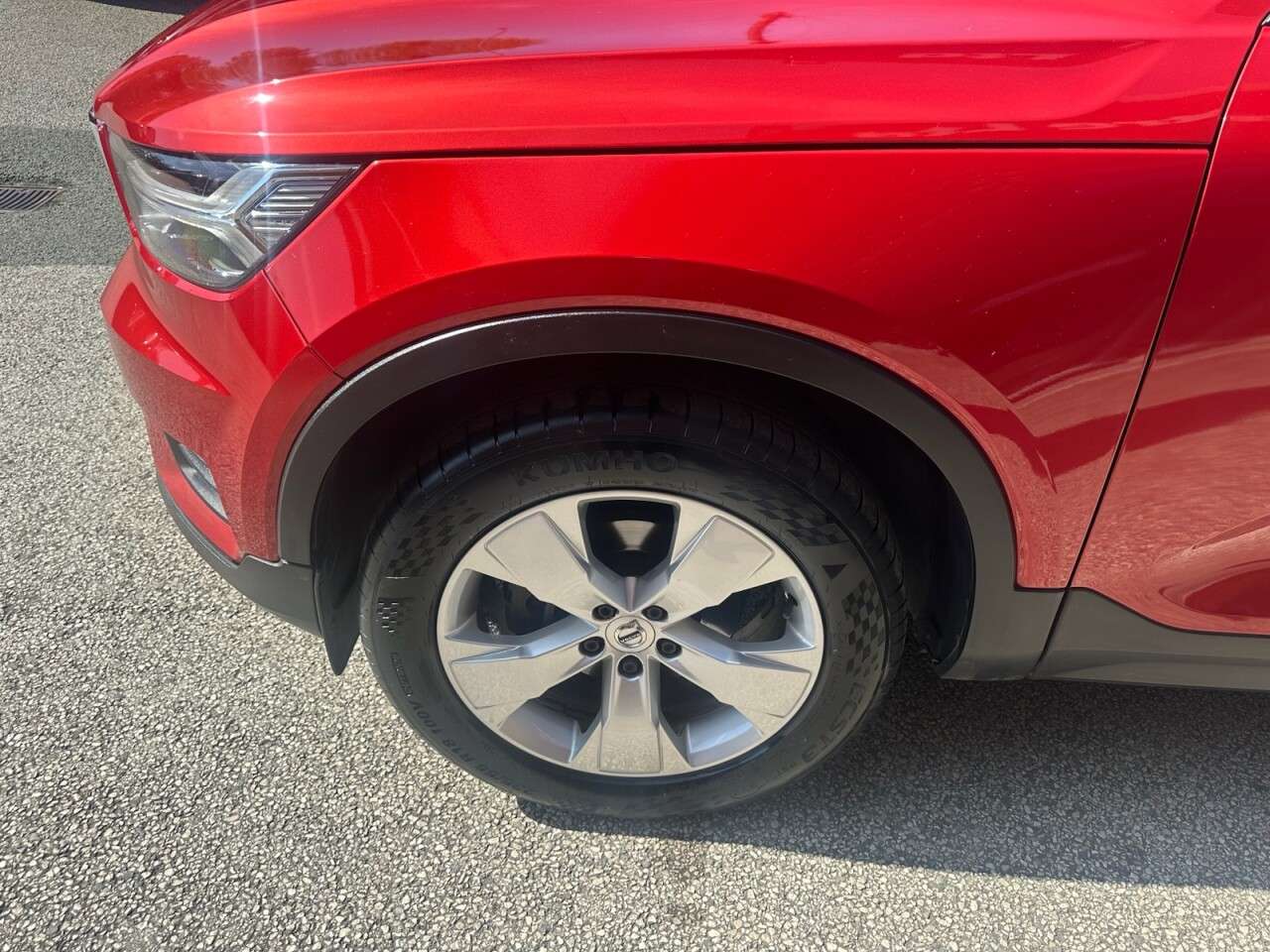 2019 VOLVO XC40 2019 VOLVO XC40