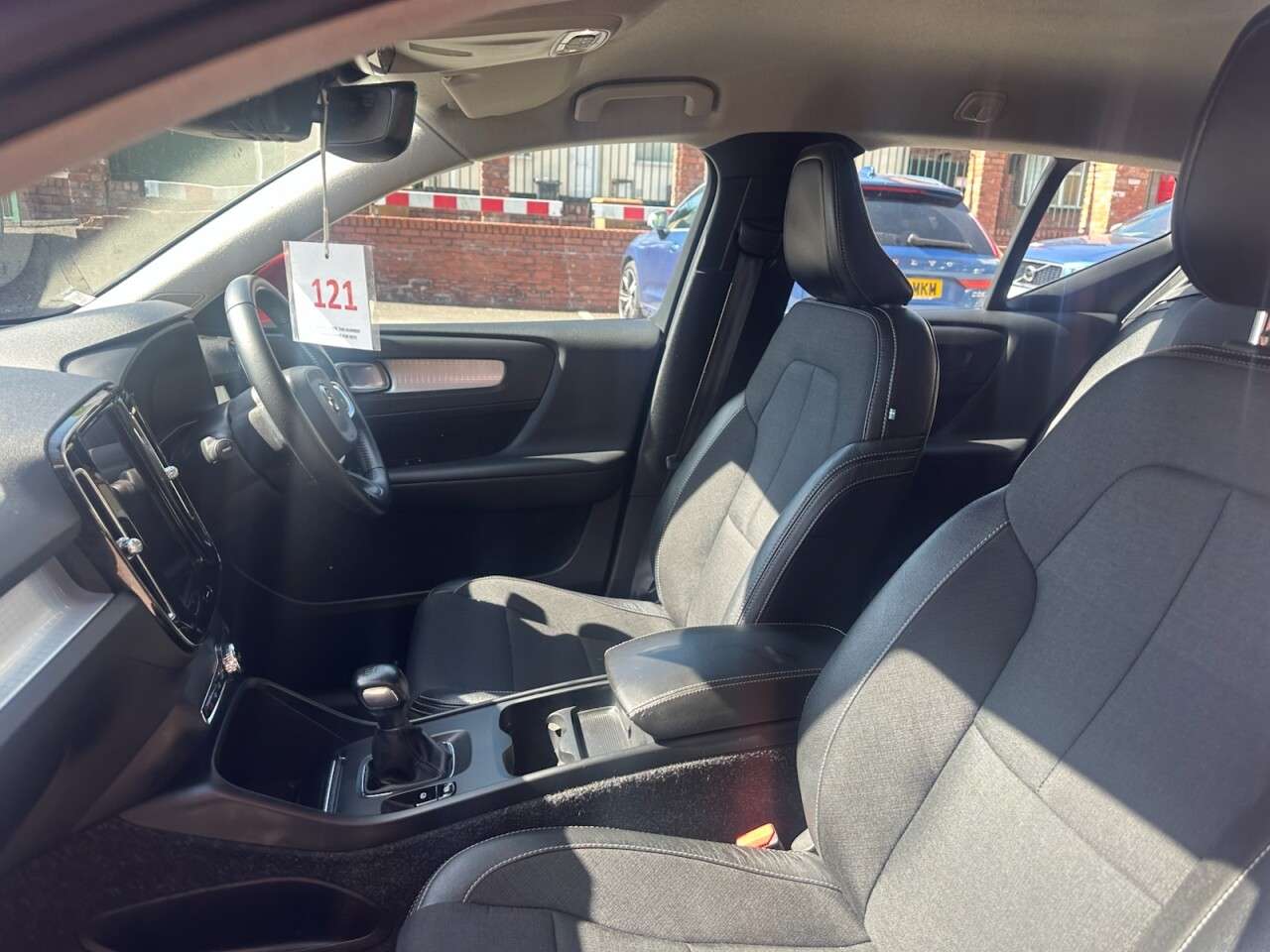 2019 VOLVO XC40 2019 VOLVO XC40