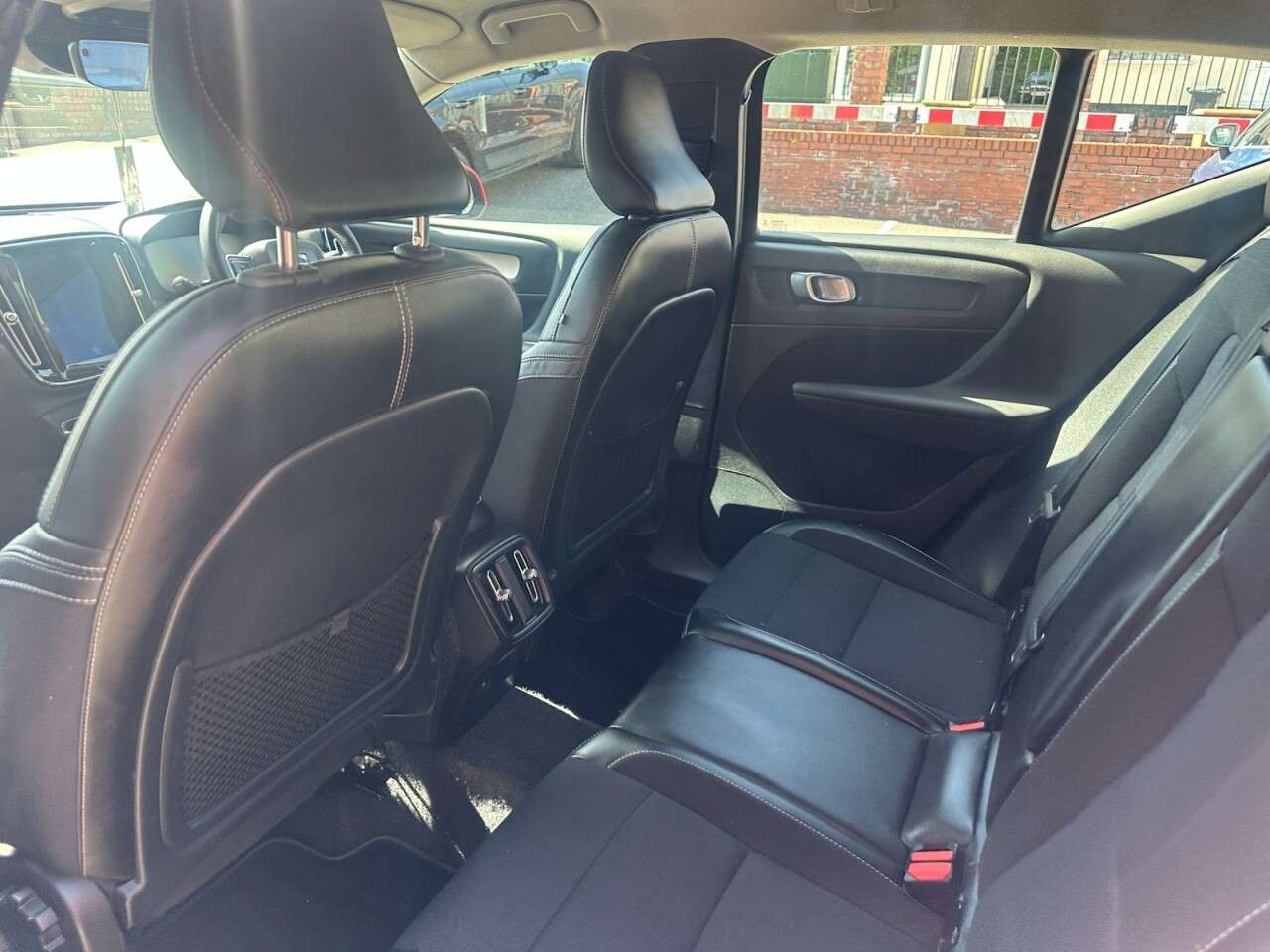 2019 VOLVO XC40 2019 VOLVO XC40