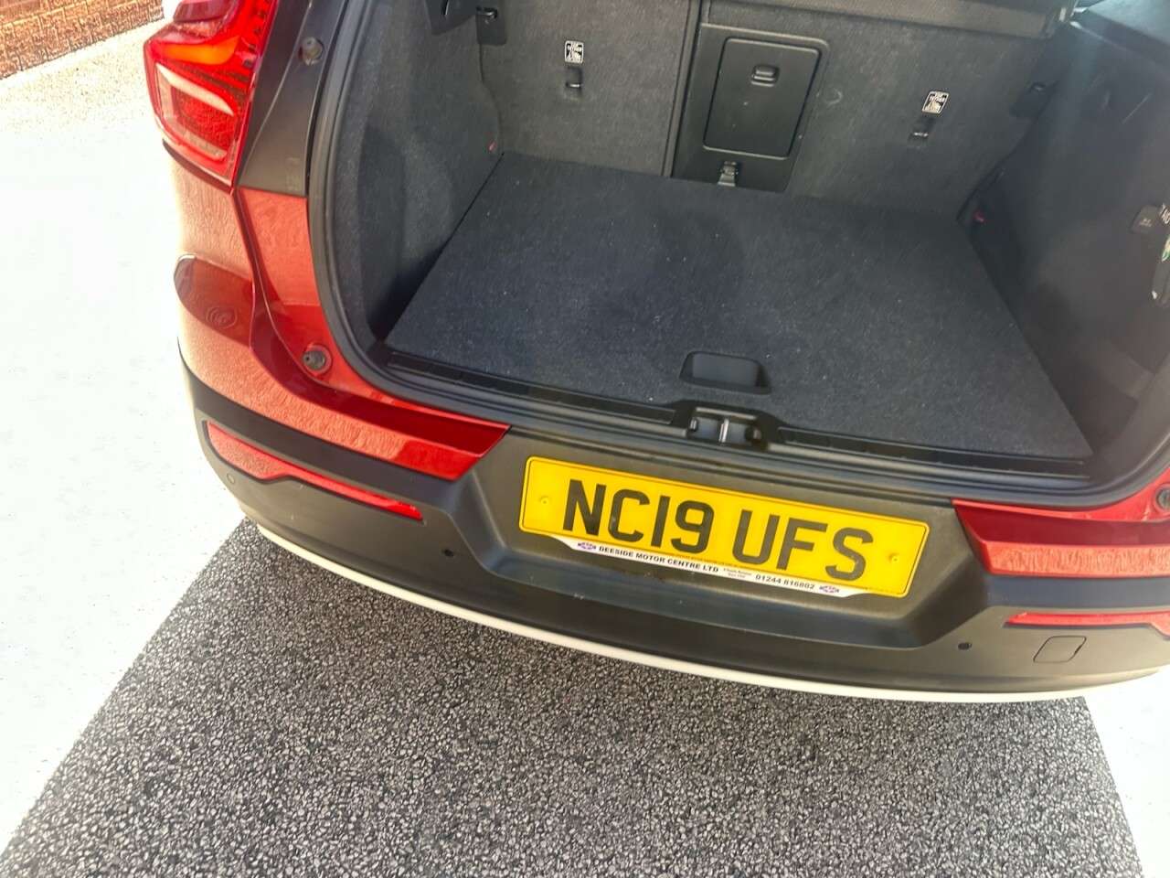 2019 VOLVO XC40 2019 VOLVO XC40