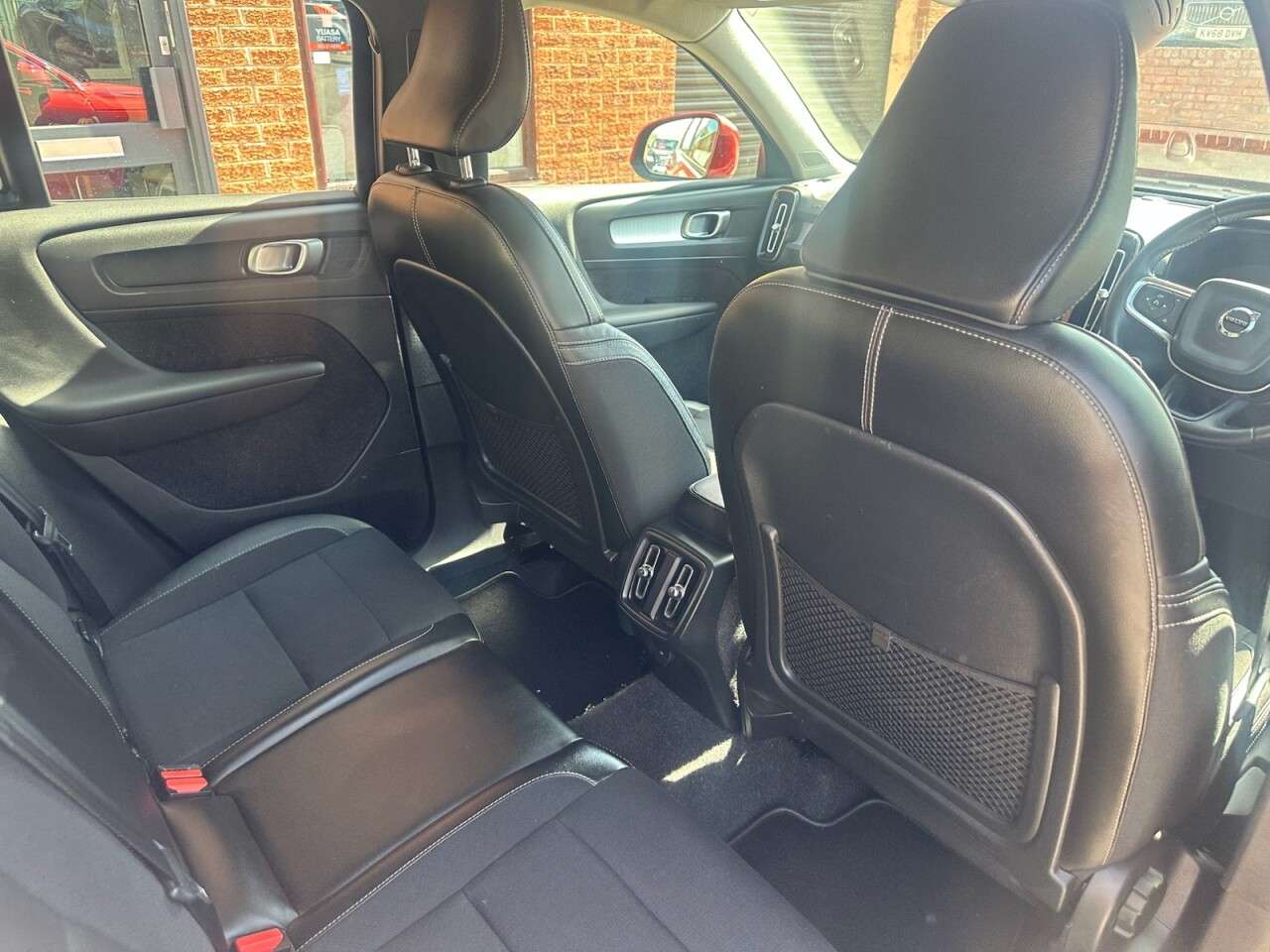 2019 VOLVO XC40 2019 VOLVO XC40
