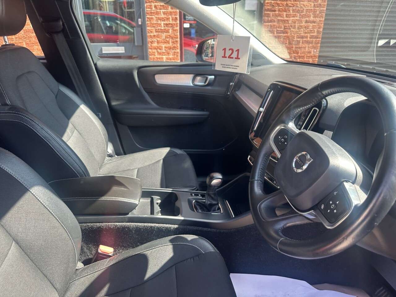 2019 VOLVO XC40 2019 VOLVO XC40