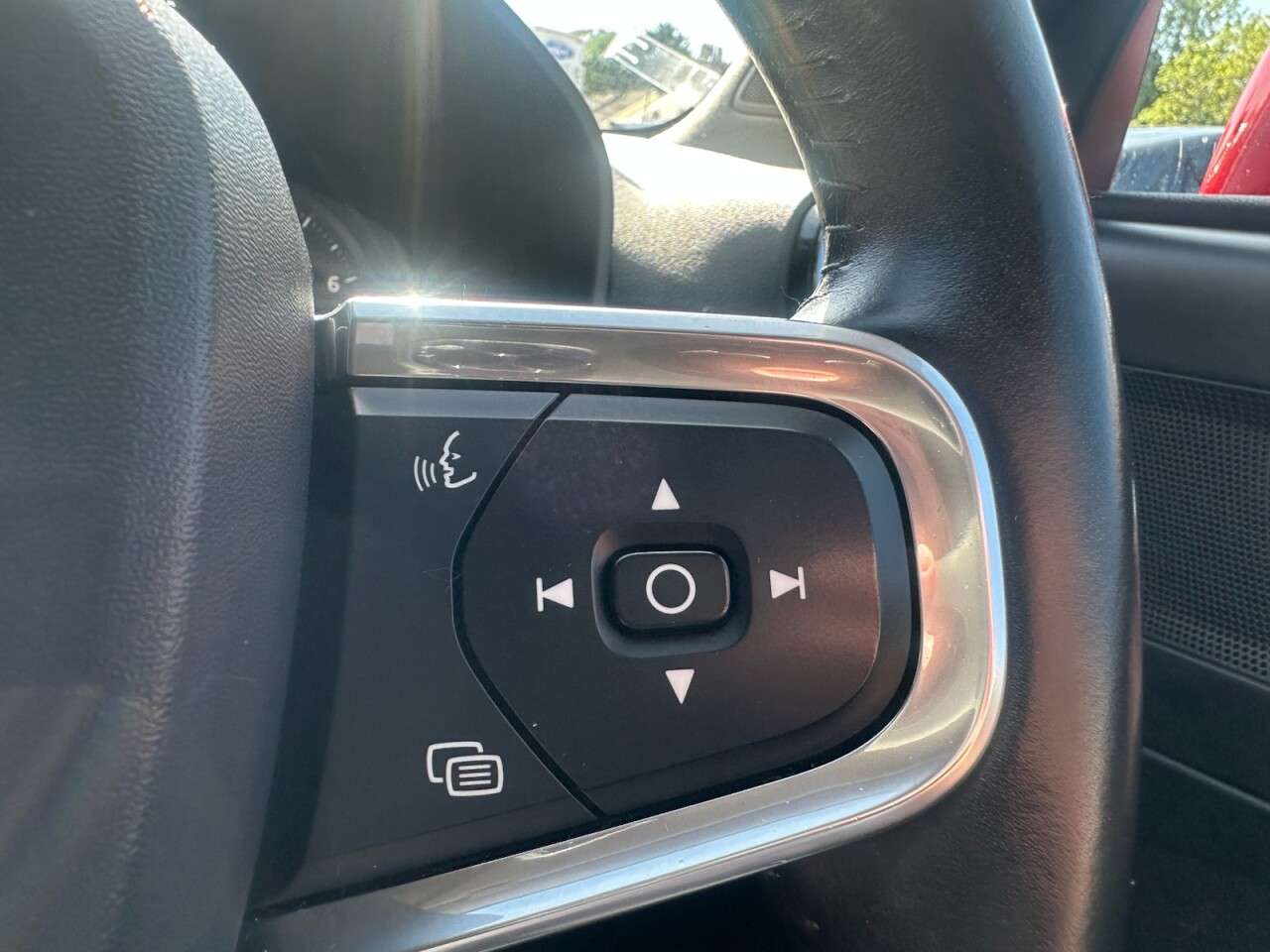2019 VOLVO XC40 2019 VOLVO XC40
