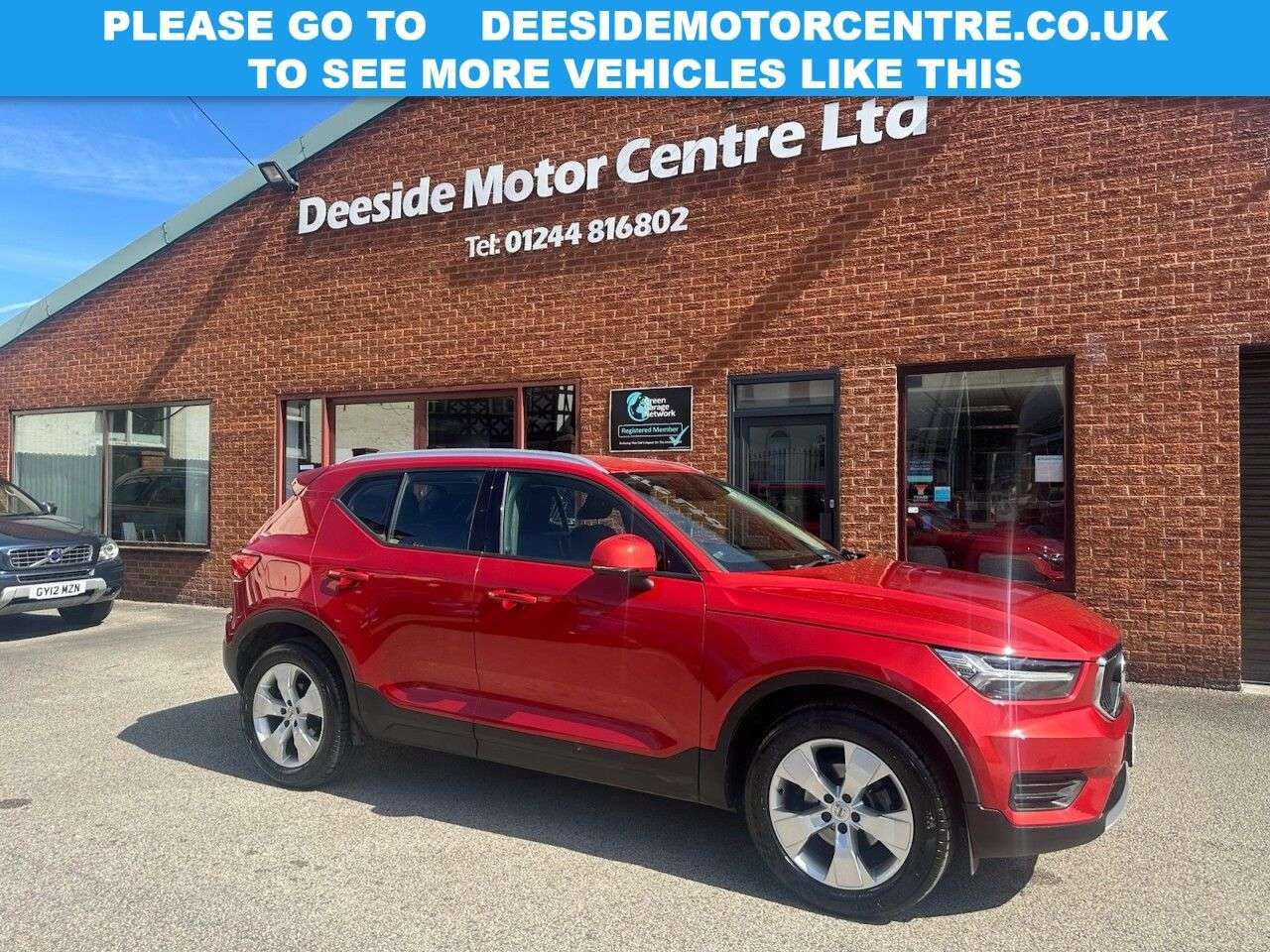 A 2019 VOLVO XC40 1.5 T3 Momentum SUV 5dr Petrol Manual Euro 6 (s/s) (163 ps) Rear parking se A 2019 VOLVO XC40 1.5 T3 Momentum SUV 5dr Petrol Manual Euro 6 (s/s) (163 ps) Rear parking se