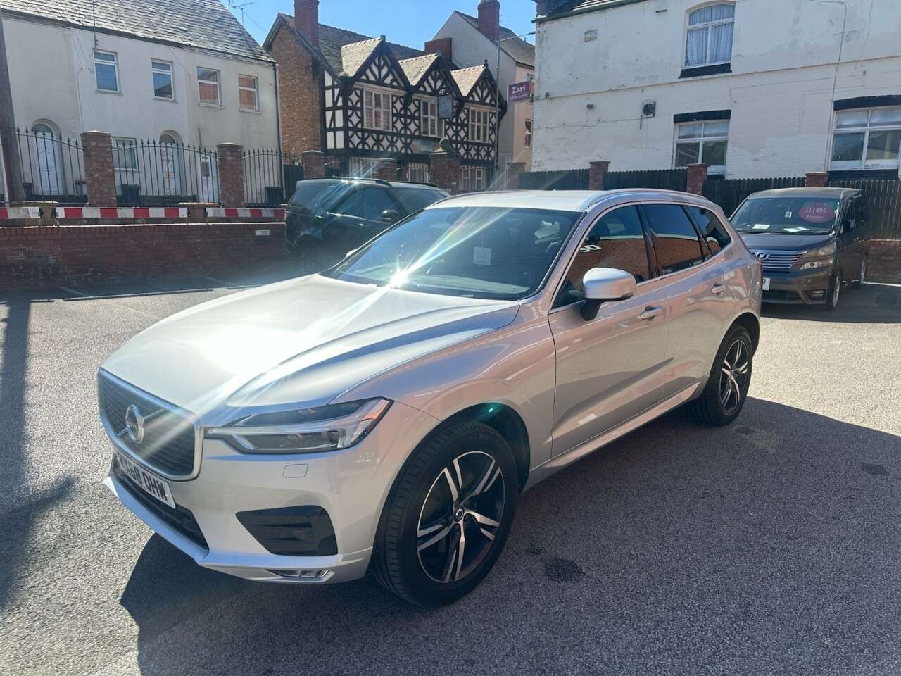 A 2018 VOLVO XC60 2.0 D5 PowerPulse R-Design SUV 5dr Diesel Auto AWD Euro 6 (s/s) (235 ps) Re A 2018 VOLVO XC60 2.0 D5 PowerPulse R-Design SUV 5dr Diesel Auto AWD Euro 6 (s/s) (235 ps) Re