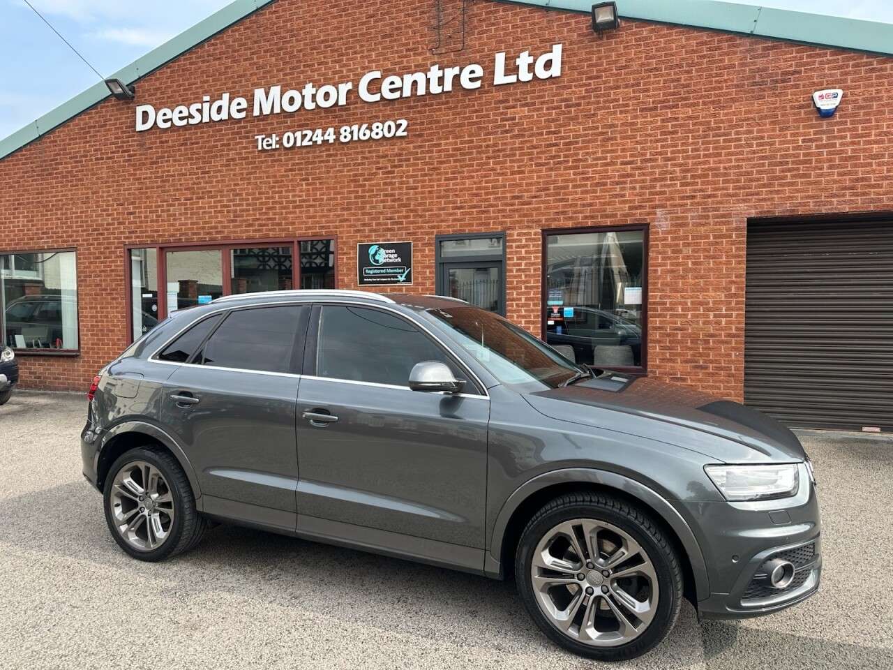A 2014 AUDI Q3 2.0 TDI S line Plus SUV 5dr Diesel S Tronic quattro Euro 5 (s/s) (177 ps) A 2014 AUDI Q3 2.0 TDI S line Plus SUV 5dr Diesel S Tronic quattro Euro 5 (s/s) (177 ps)
