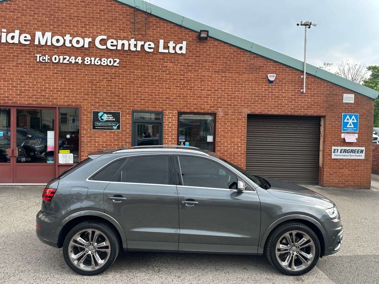 A 2014 AUDI Q3 2.0 TDI S line Plus SUV 5dr Diesel S Tronic quattro Euro 5 (s/s) (177 ps) A 2014 AUDI Q3 2.0 TDI S line Plus SUV 5dr Diesel S Tronic quattro Euro 5 (s/s) (177 ps)