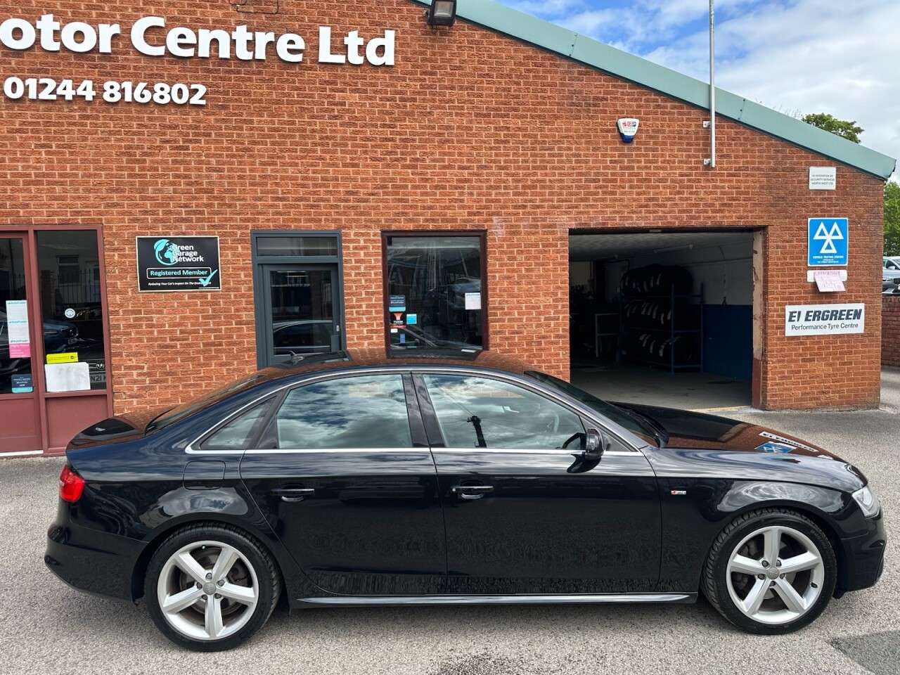 A 2012 AUDI A4 3.0 TDI V6 S line Saloon 4dr Diesel S Tronic quattro Euro 5 (s/s) (245 ps) A 2012 AUDI A4 3.0 TDI V6 S line Saloon 4dr Diesel S Tronic quattro Euro 5 (s/s) (245 ps)