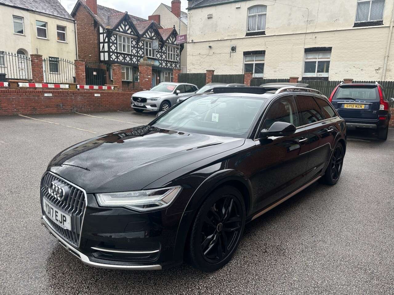 A 2017 AUDI ALLROAD 3.0 TDI V6 Sport Estate 5dr Diesel S Tronic quattro Euro 6 (s/s) (272 ps) A 2017 AUDI ALLROAD 3.0 TDI V6 Sport Estate 5dr Diesel S Tronic quattro Euro 6 (s/s) (272 ps)