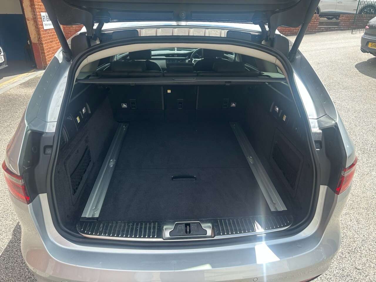 2018 JAGUAR XF 2018 JAGUAR XF