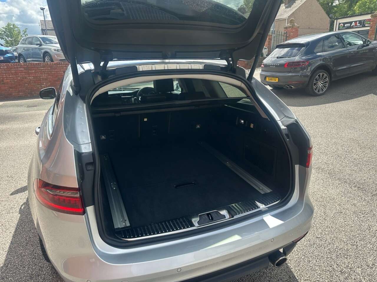 2018 JAGUAR XF 2018 JAGUAR XF