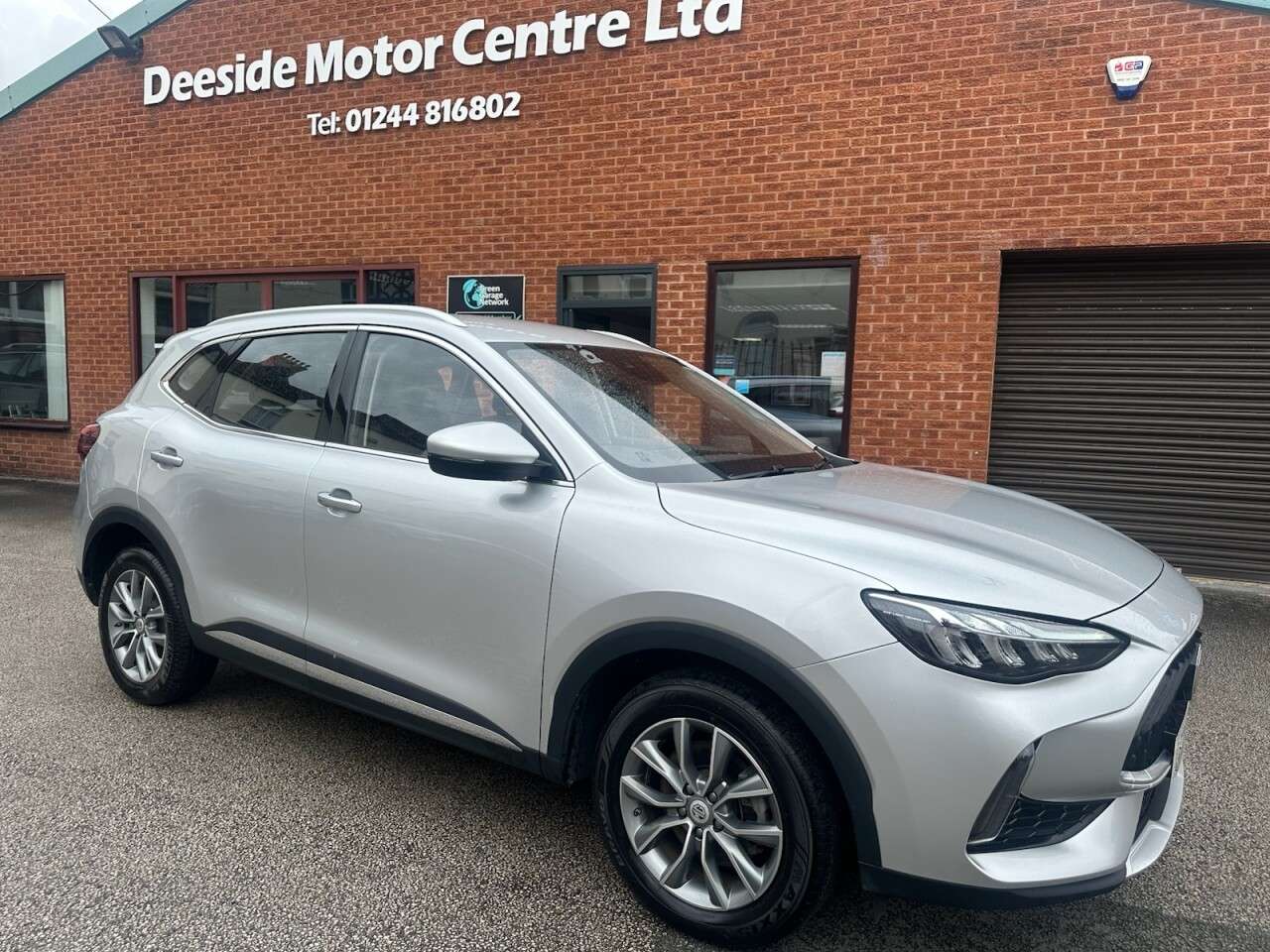A 2023 MG MG HS 1.5 T-GDI SE SUV 5dr Petrol Manual Euro 6 (s/s) (162 ps) Rear view camera p A 2023 MG MG HS 1.5 T-GDI SE SUV 5dr Petrol Manual Euro 6 (s/s) (162 ps) Rear view camera p