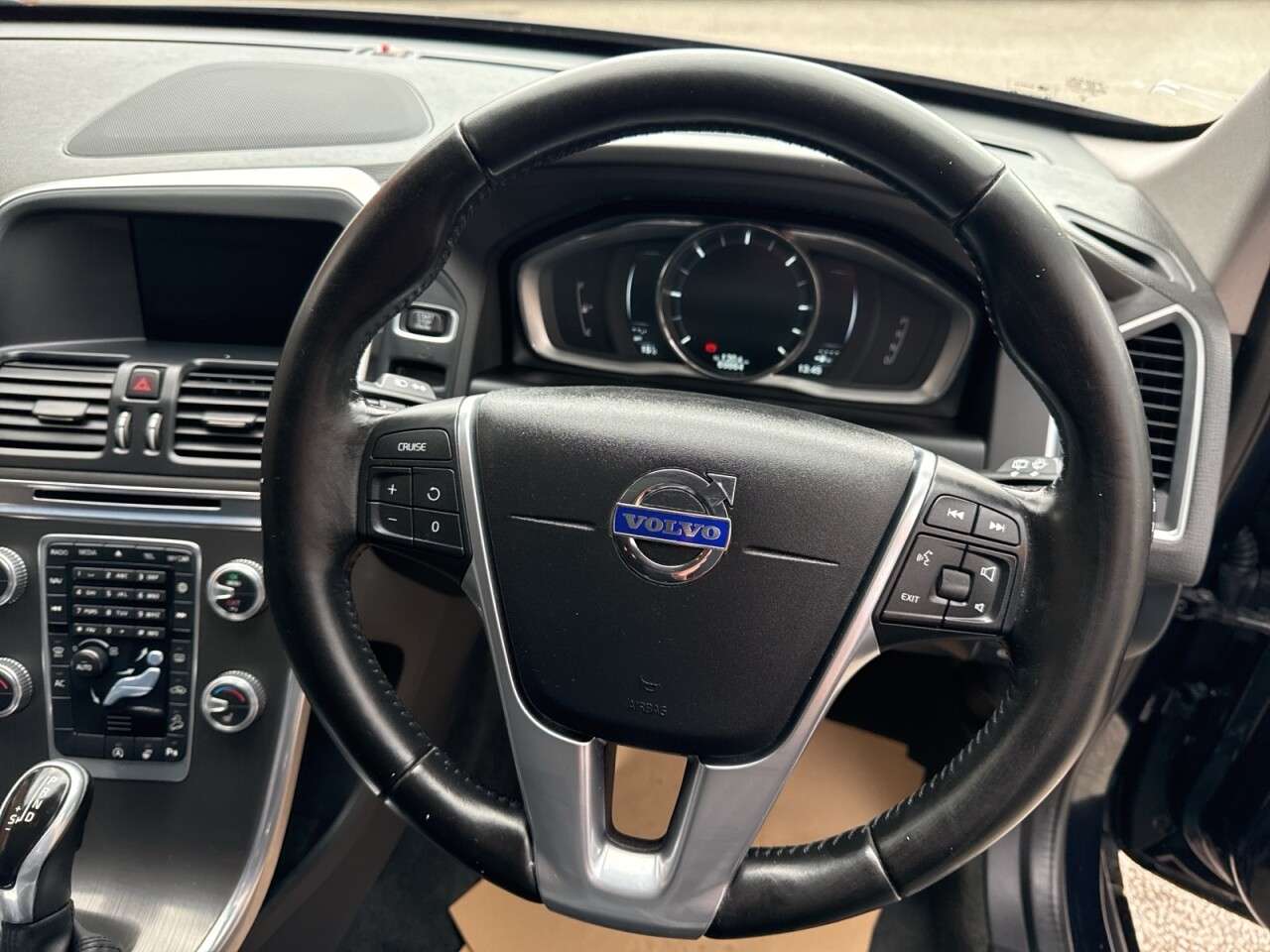 2015 VOLVO XC60 2015 VOLVO XC60