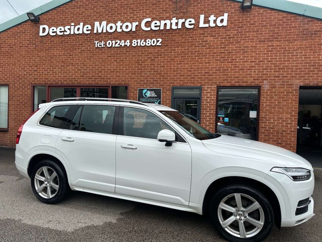 A 2018 VOLVO XC90 2.0 D5 PowerPulse Momentum SUV 5dr Diesel Auto 4WD Euro 6 (s/s) (235 ps) A 2018 VOLVO XC90 2.0 D5 PowerPulse Momentum SUV 5dr Diesel Auto 4WD Euro 6 (s/s) (235 ps)