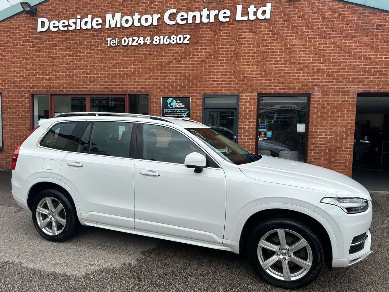A 2018 VOLVO XC90 2.0 D5 PowerPulse Momentum SUV 5dr Diesel Auto 4WD Euro 6 (s/s) (235 ps) A 2018 VOLVO XC90 2.0 D5 PowerPulse Momentum SUV 5dr Diesel Auto 4WD Euro 6 (s/s) (235 ps)