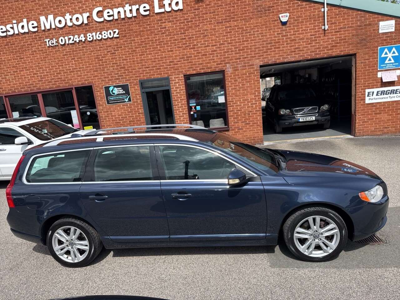 2010 VOLVO V70 2010 VOLVO V70