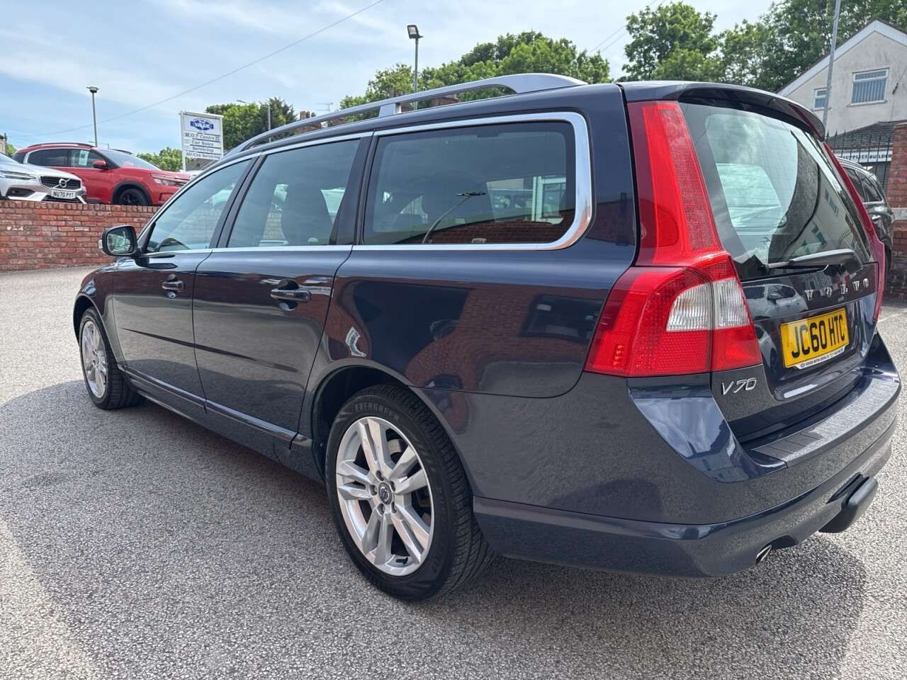2010 VOLVO V70 2010 VOLVO V70