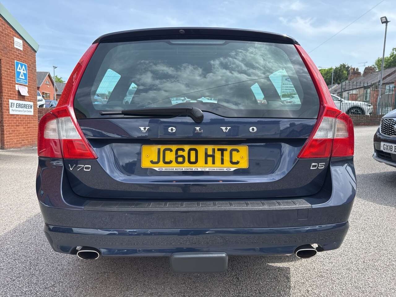 2010 VOLVO V70 2010 VOLVO V70