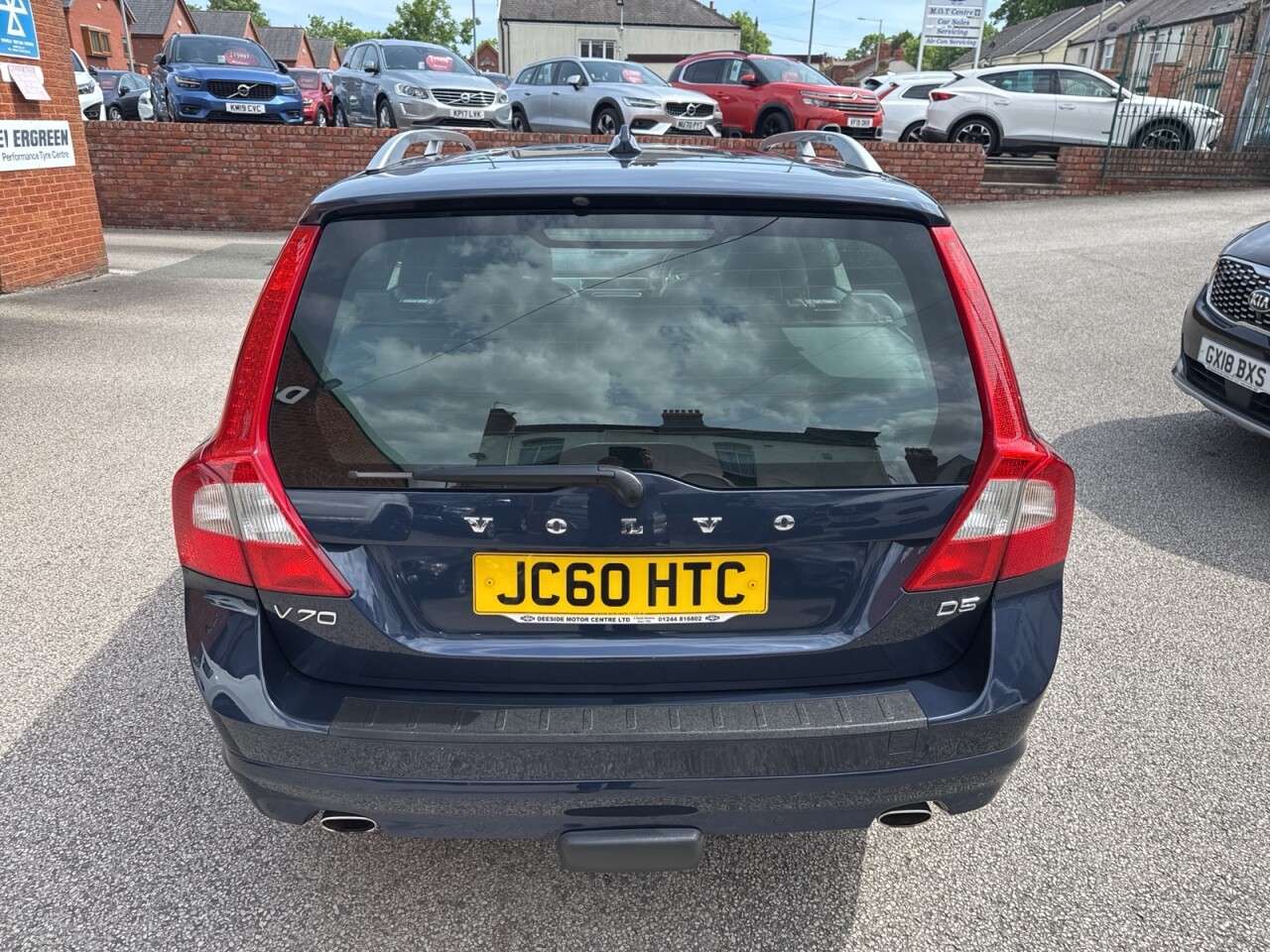 2010 VOLVO V70 2010 VOLVO V70