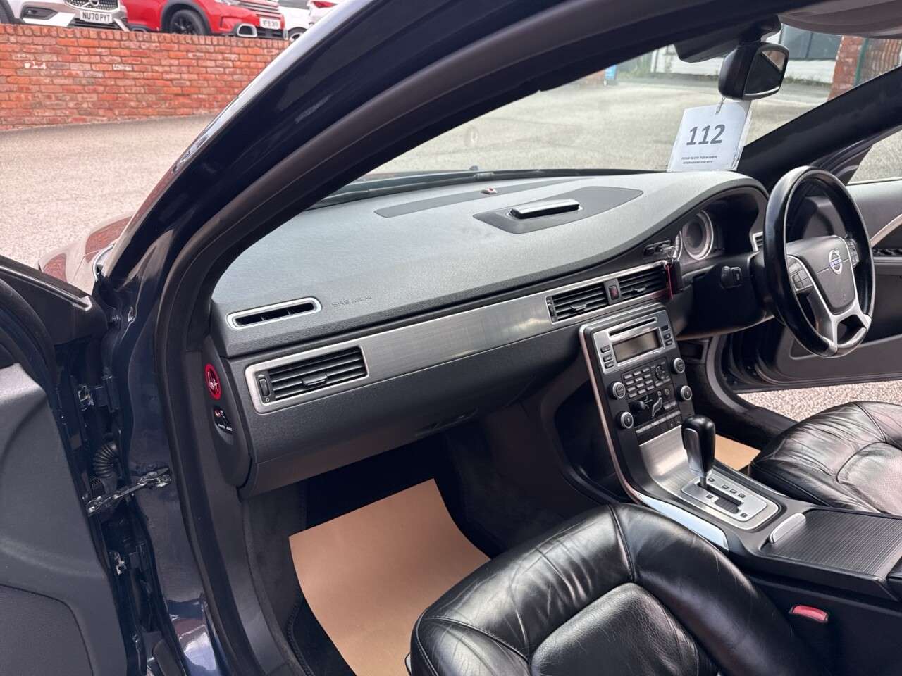 2010 VOLVO V70 2010 VOLVO V70