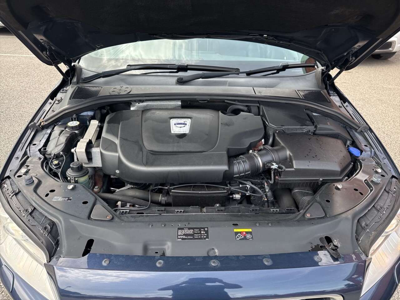 2010 VOLVO V70 2010 VOLVO V70