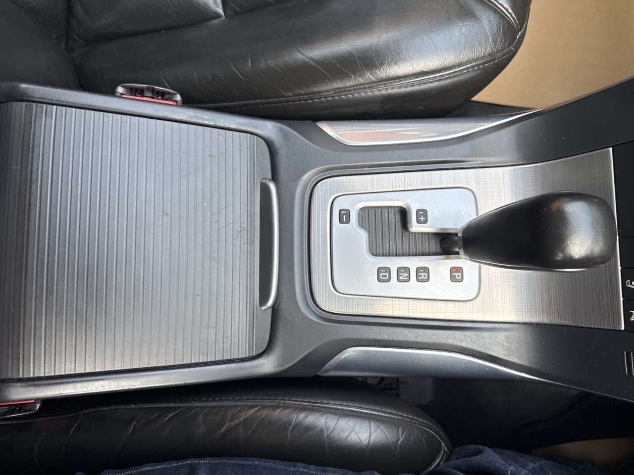 2010 VOLVO V70 2010 VOLVO V70